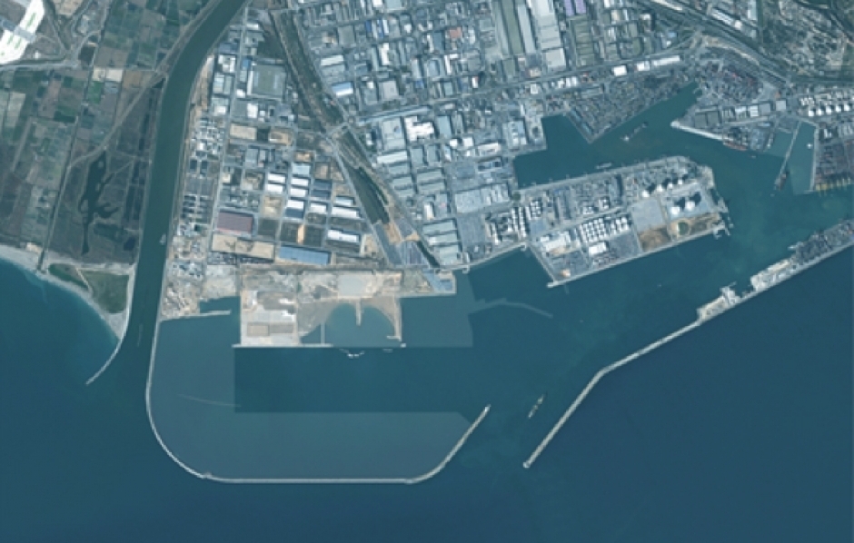 Topografía para la nueva terminal del Dique Sur...