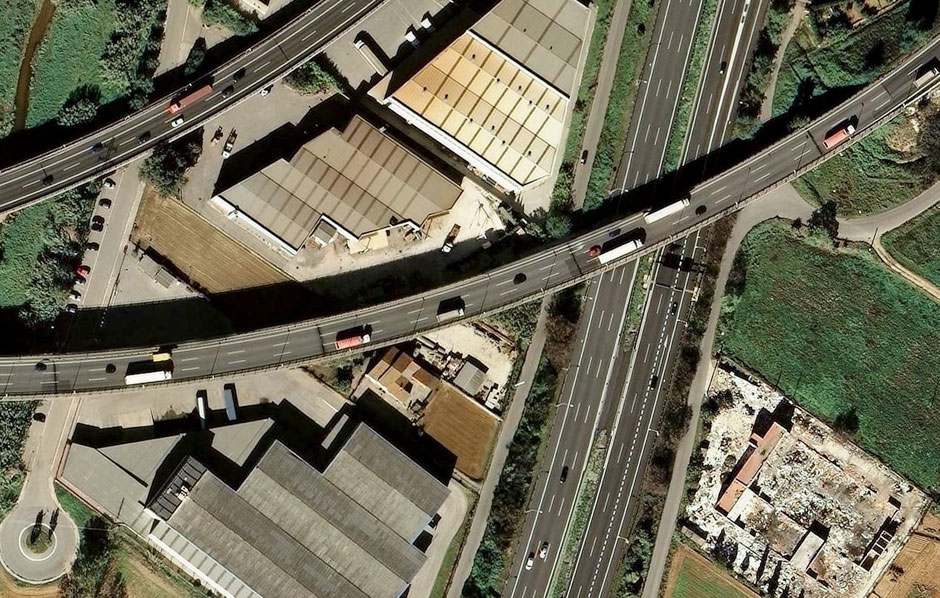 Tacheometric survey of the viaduct over the AP7...